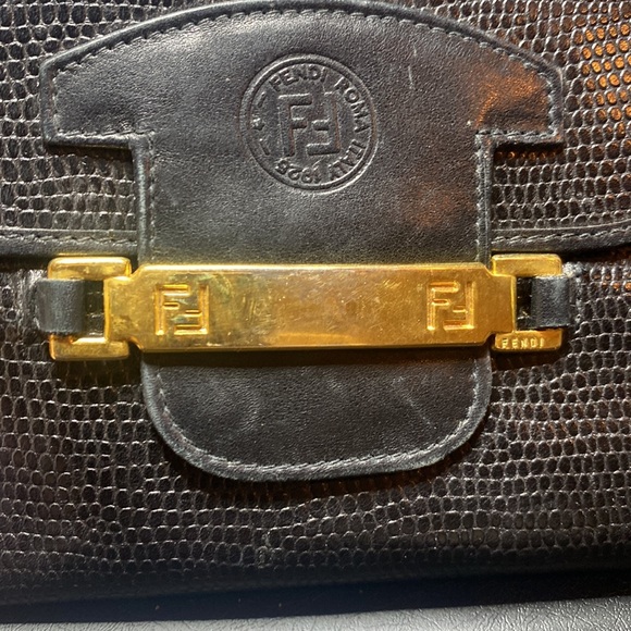❤️Vintage Fendi Wallet❤️ - Picture 2 of 9